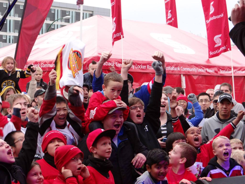 Scotiabank deposits $15,000 to local hockey