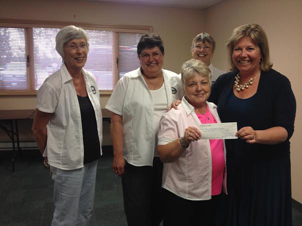 Dragon boat teams donates to hospice house