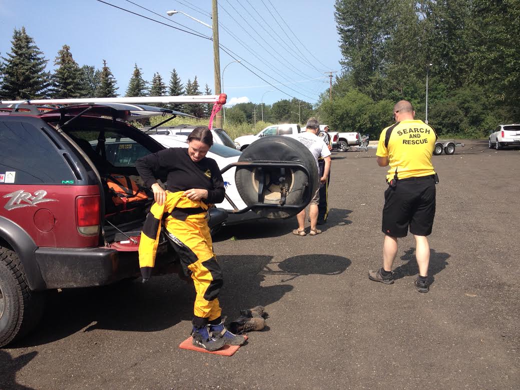 Dive team joins search for missing teen