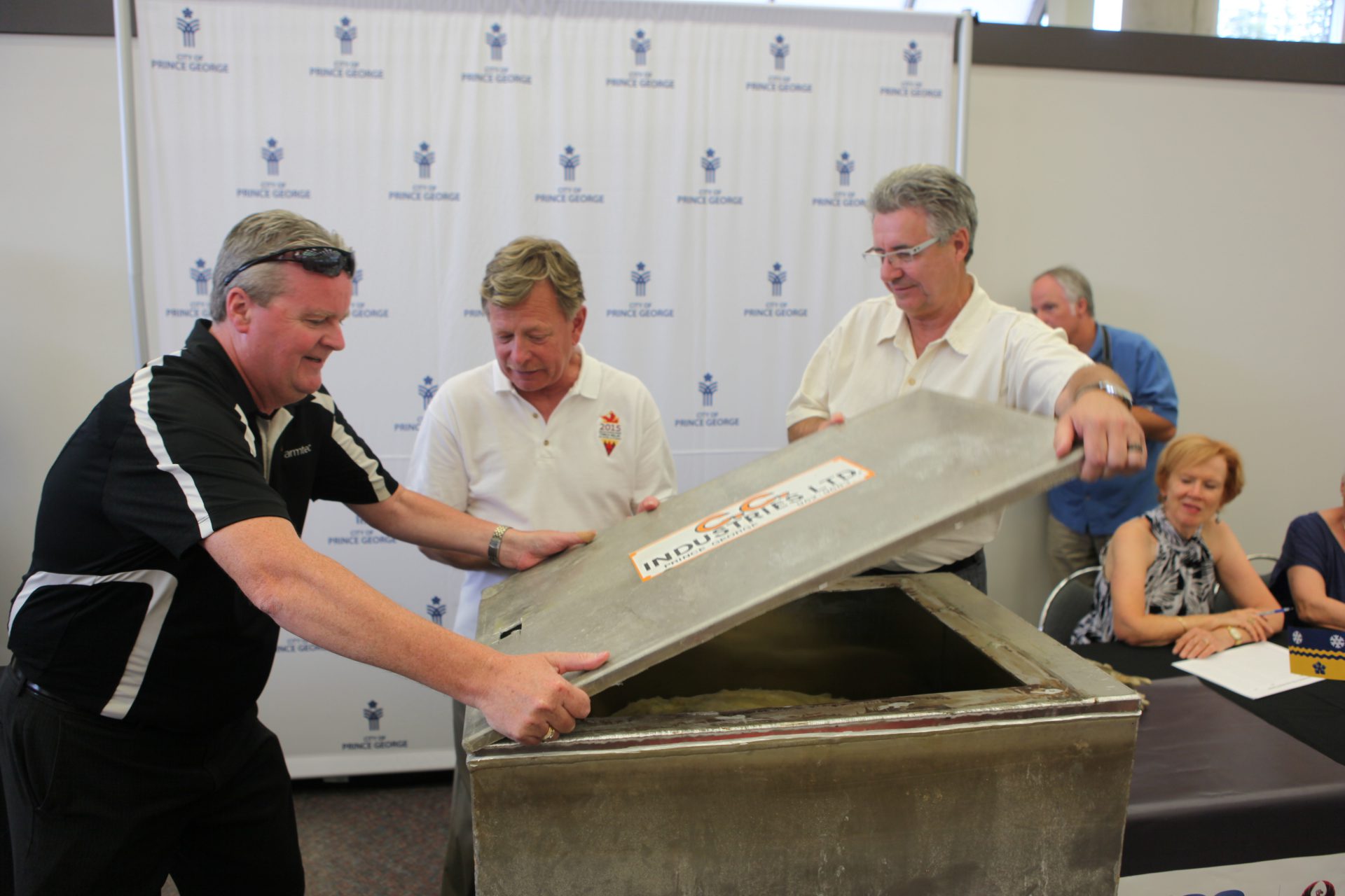 Big turnout for capsule opening