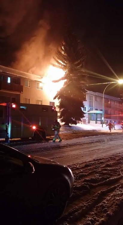 Local fire crews respond to downtown apartment fire