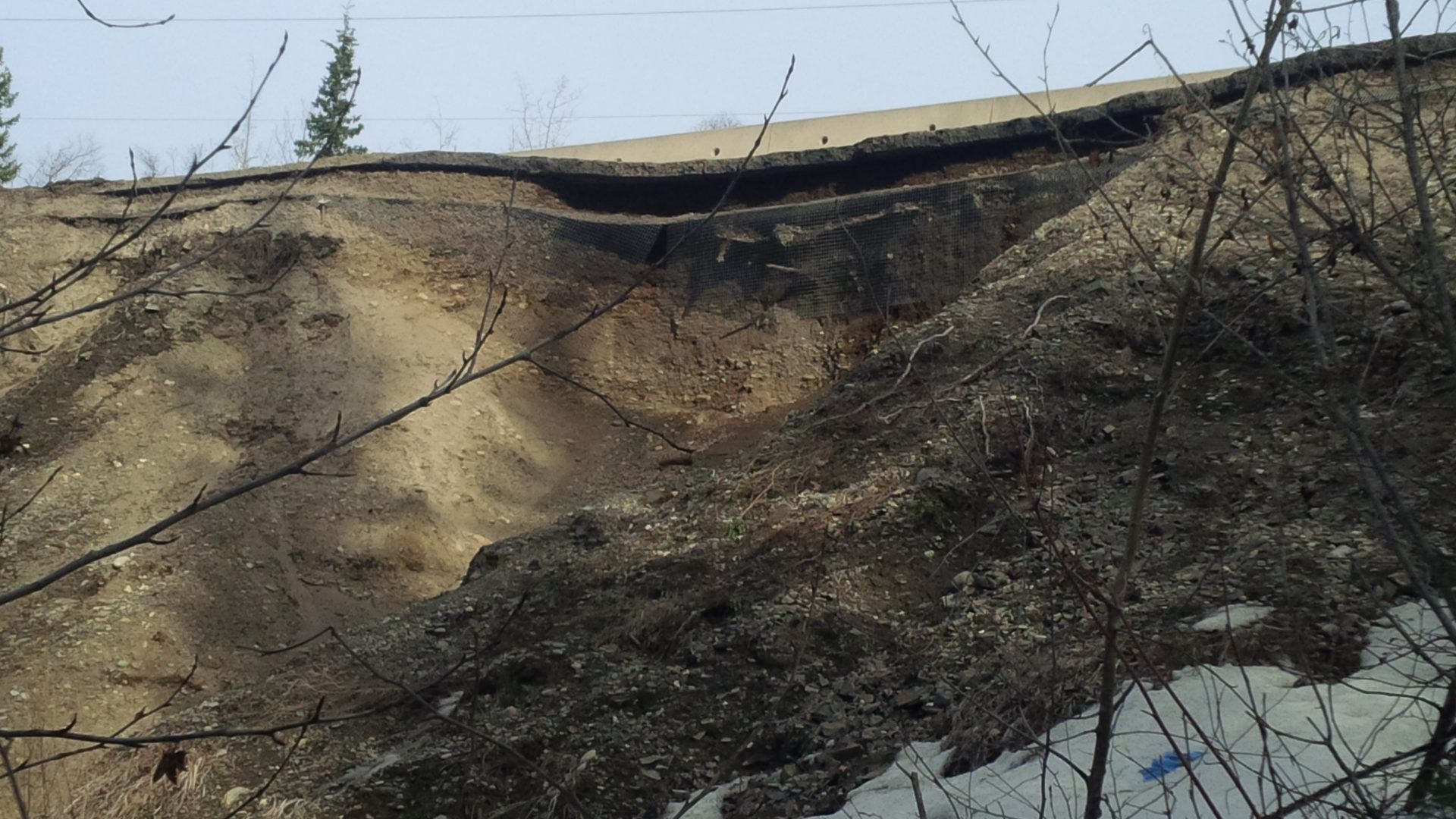 Soil erosion prompts traffic changes on Willow Cale Road