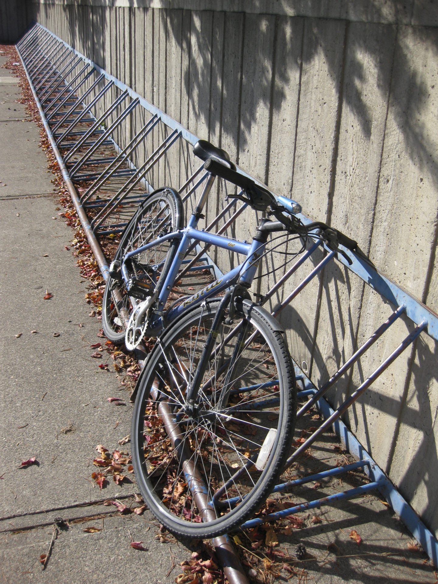 Police advise bicyclists to efficiently secure bikes following pair of thefts