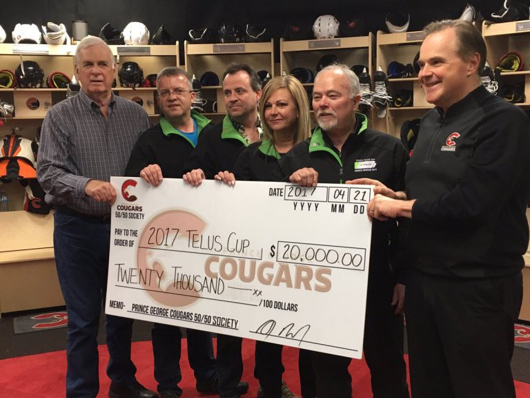 Cougars cash in on helping local major midget team, tournament
