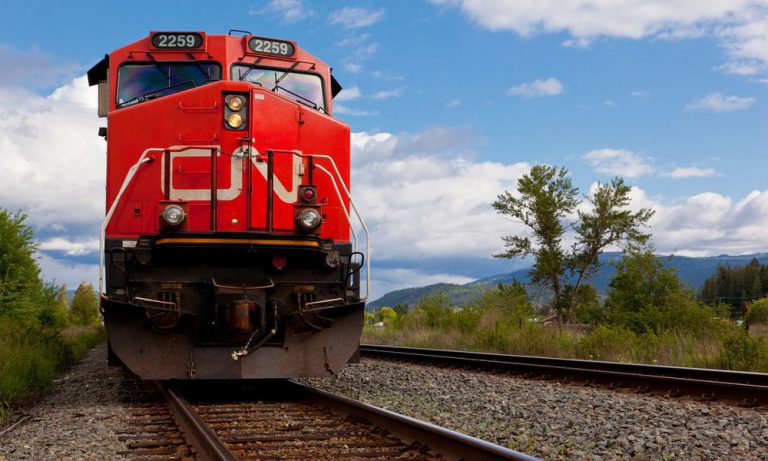 CN Rail and union reach tentative deal to avoid work stoppage