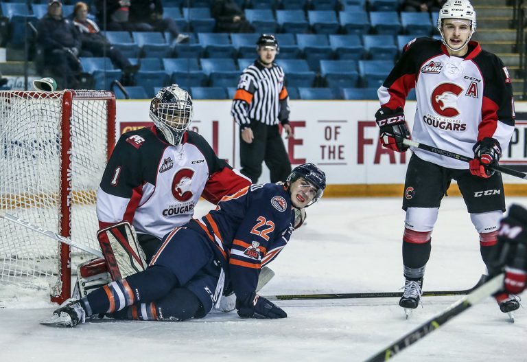 Kamloops keeps Cougars on losing streak