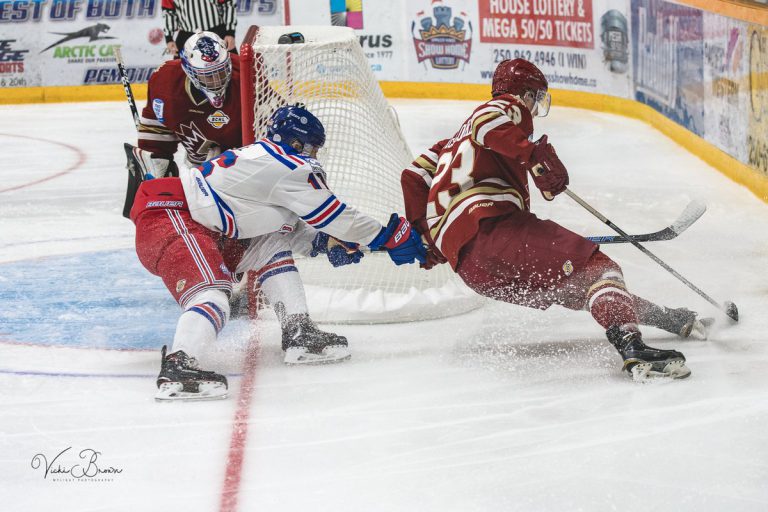 Chiefs blank Spruce Kings in playoff opener