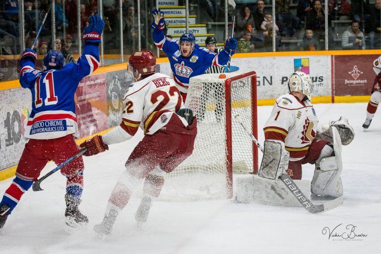 Spruce Kings survive late scare from Chiefs
