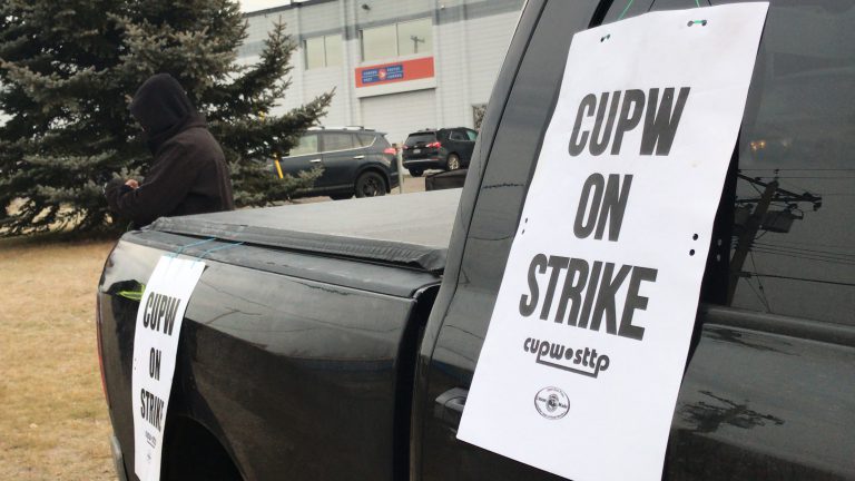 Prince George postal workers back on the picket lines