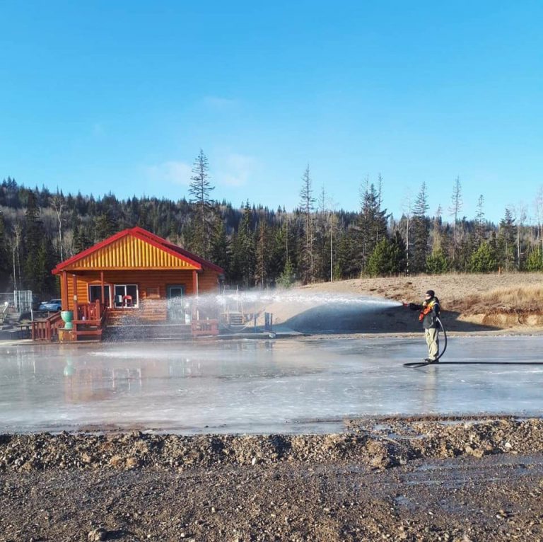 Outdoor Oval takes New Year’s weather break