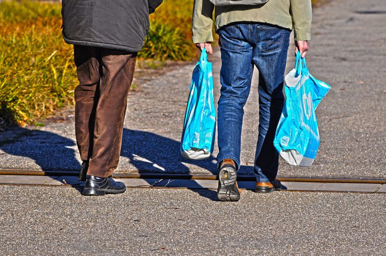 Bringing your own reusable bags still the best option as more retailers make the switch to paper