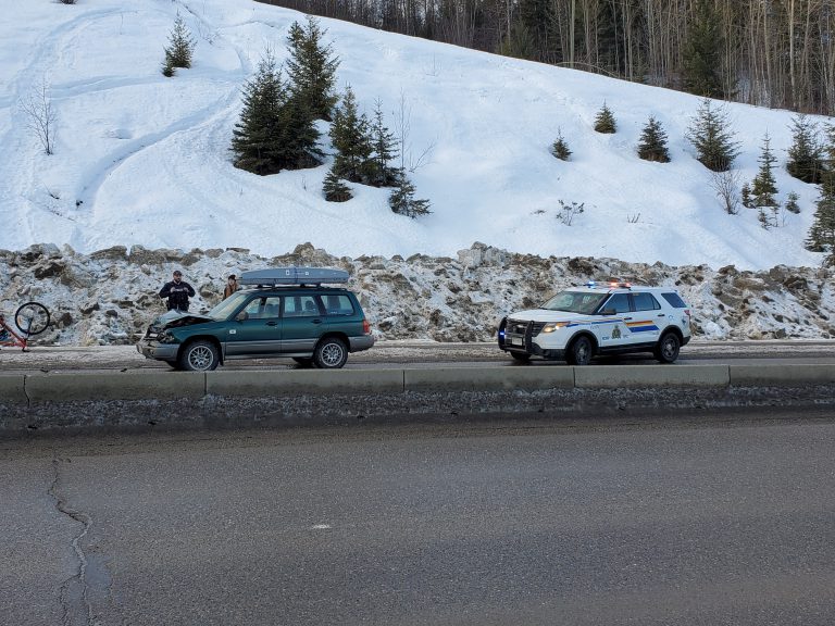 Accident stalls traffic on University Hill