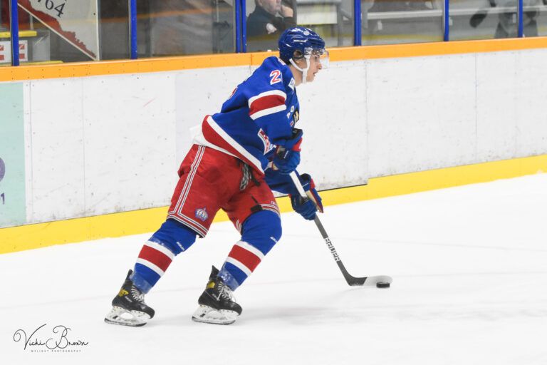 Herrington’s late game heroics lifts Spruce Kings over Smoke Eaters