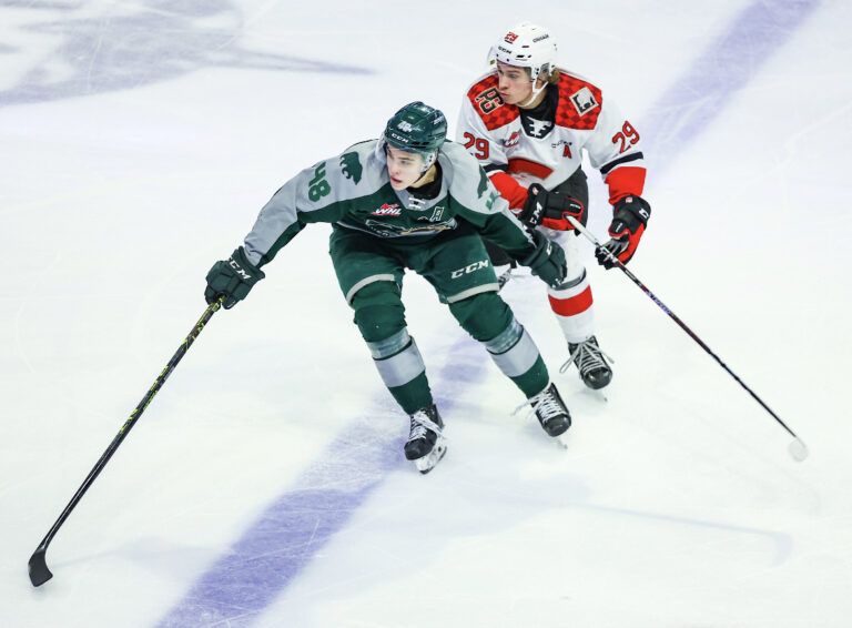 Cougars fall short in third period, lose to closest rival in west standings