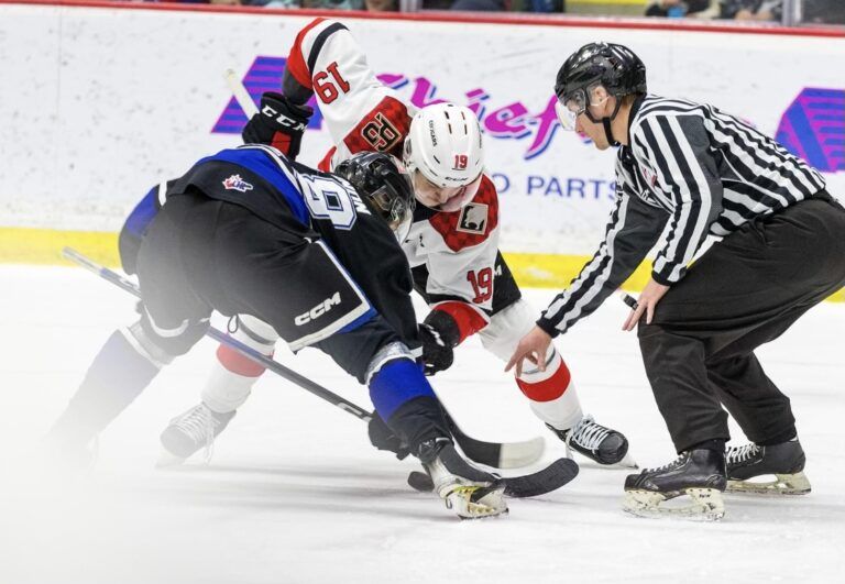 Royals snap 12-game winless skid by dethroning Cougars in back-and-forth outing
