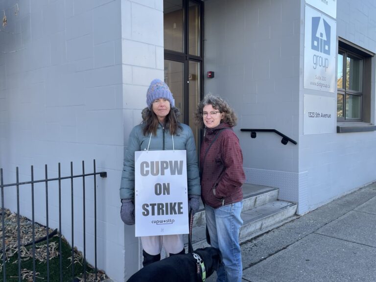 Local CUPW President disputes mail volume decline figures from Canada Post; negotiations to resume