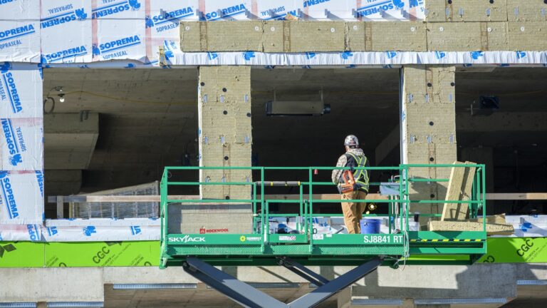 B.C. jobs decline in July: Women and youth most impacted