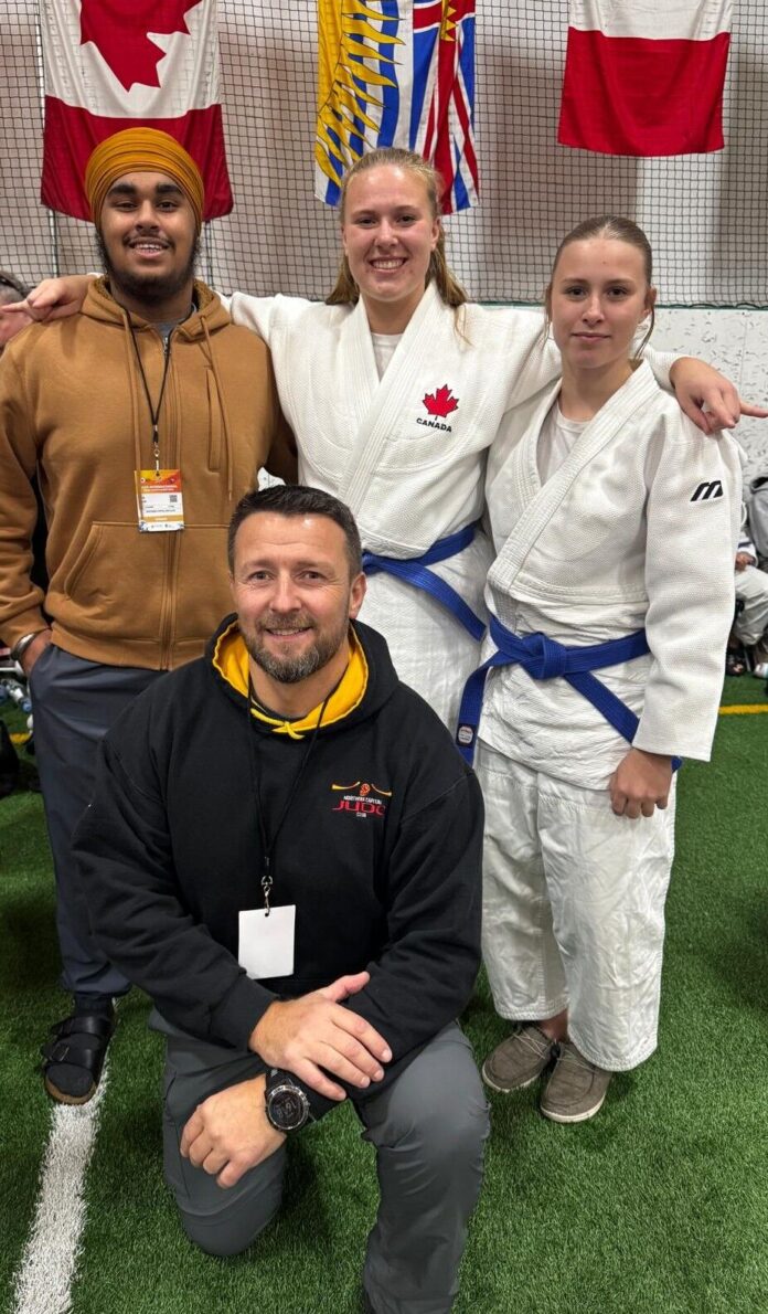 Team Photo - Jodh, Olivia, Kiya and coach Simon Wisniowski